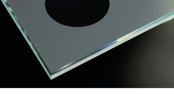 Mit dem Laser lässt sich in Glas bohren, schneiden oder fräsen. Ebenso ist die Randentschichtung, Markierung oder das Gravieren von Glas möglich.