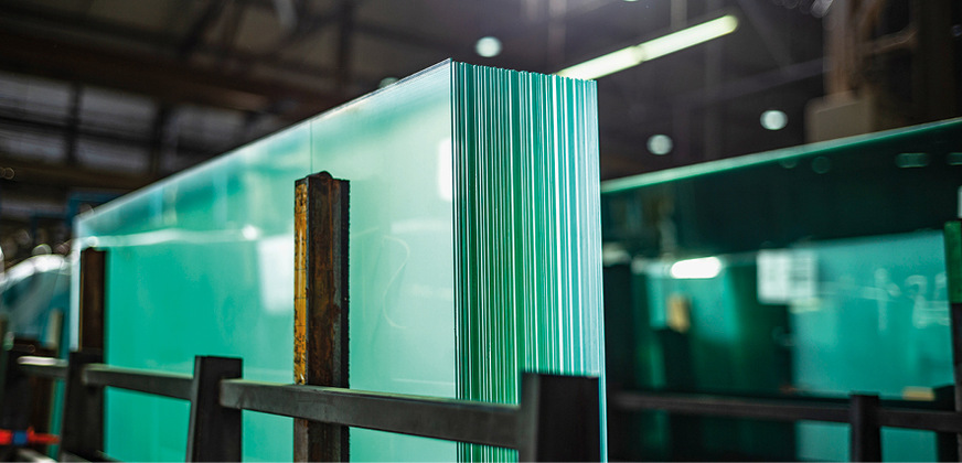 Recycltes Flachglas macht die Glasindustrie noch nachhaltiger.
