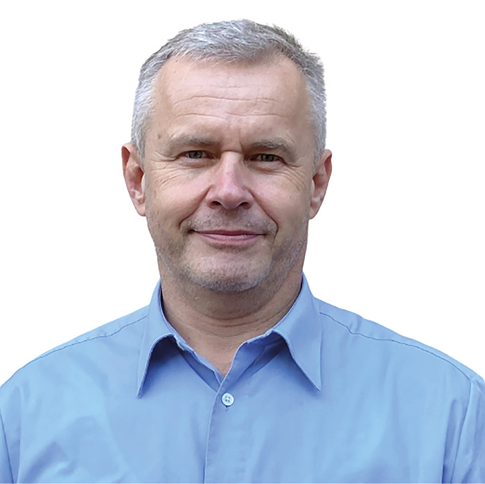 Roland Skomda berät Fineo-Vakuumglas für Verarbeiter in der DACH-Region.