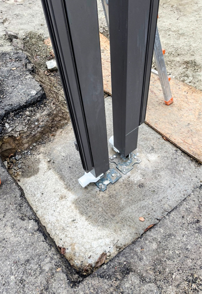 Beton erreicht als Qualität C25/30 bei über 15° nach ca. 24 Stunden rund 70 % seiner Nennfestigkeit. Bodenfrost verlängert diese Zeit deutlich.