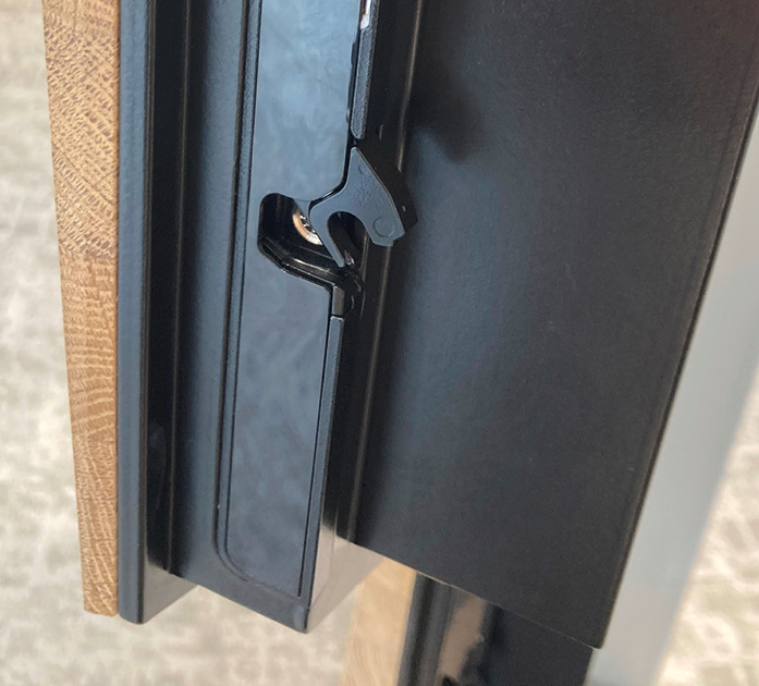 Die elektronische Mehrpunktverriegelung löst das Ver- und Entriegeln einer Tür auf eine ganz andere Weise.