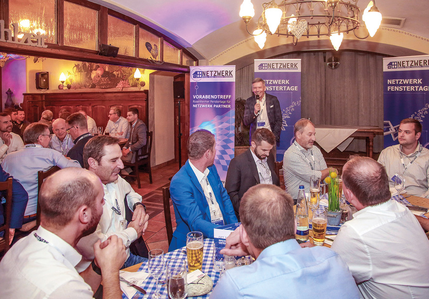 Netzwerken im Happinger Hof – Oliver Frey bei seiner Ansprache am Abend