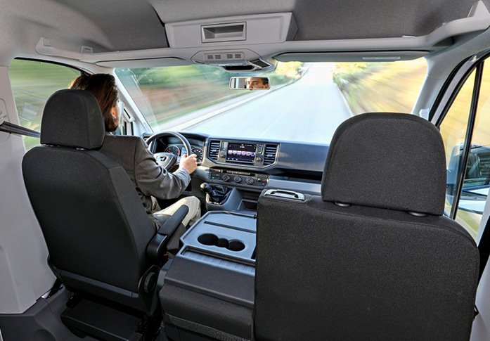 Gerade auf längeren Fahren ist die optimale Sitz­position für jeden Fahrer ein Muss. MAN bietet hierfür rückenfreundliche Schwingsitze an.