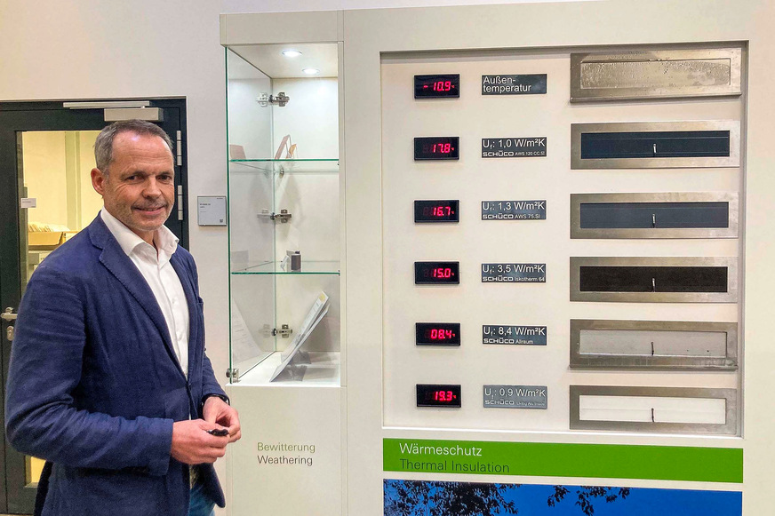 „Das Schüco Technologiezentrum als akkreditiertes unabhängiges Herstellerlabor ist weltweit eines de﻿r leistungsfähigsten Prüfzentren für die Gebäudehülle. Hier werden auch Neuentwicklungen fertigungs- und prüftechnisch begleitet“, erläutert Leiter Karl-Heinz Welk.