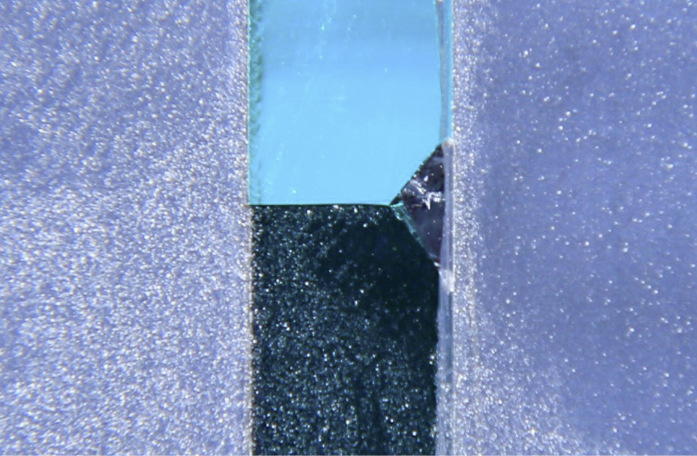 Detail des Y-Bruchs des 3-fach-Isolierglases (Bild oben)