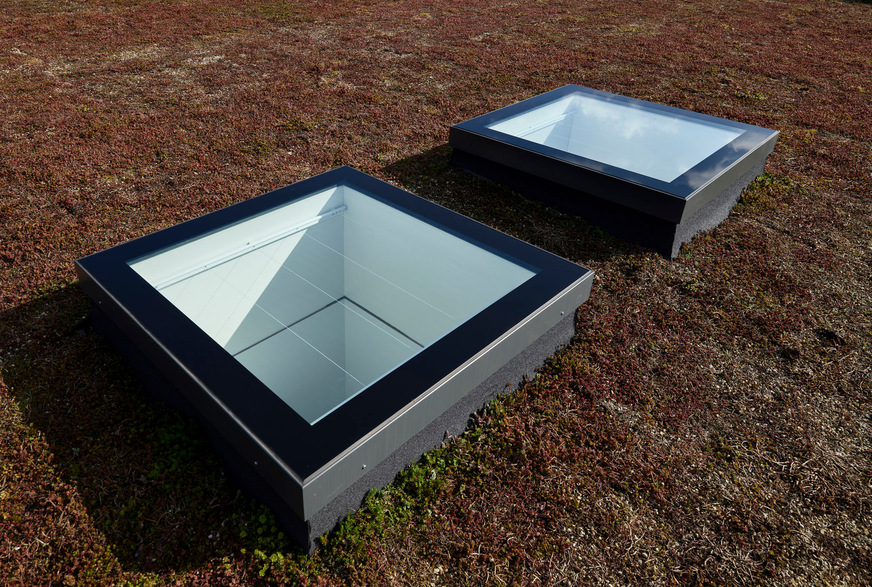 Modular Rooflights – hier als Monolight – sind die neue passgenaue Oberlicht-Lösung von Velux Commercial für Dächer mit einer Neigung von 0-15 Grad.