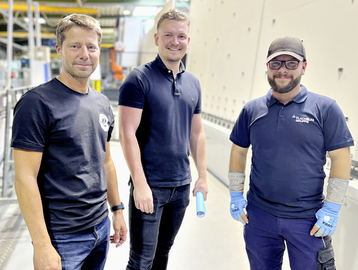 Jörg Behrendt, David Bernhardt und Toni Latis sind mit dem systron Bearbeitungszentrum sehr zufrieden.