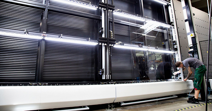 Hier die große Visitierstation der Isolierglas-Linie