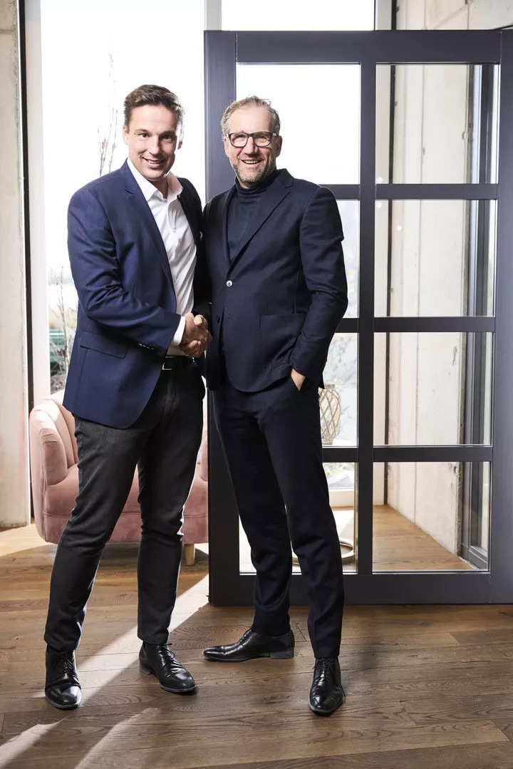 Claudius Moor (CEO der Division Türen und Mitglied der Konzernleitung der Arbonia AG) und Matthias Lamparter (Geschäftsführer der Griffwerk GmbH) sind sich einig: Die Zukunft der Tür kann neu definiert werden.