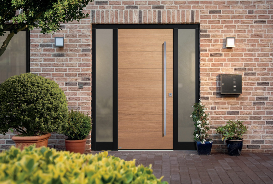 Für hochwertige Eichen-Haustüren, wie sie von Rekord Fenster und Türen in Norddeutschland hergestellt werden, ermöglicht CCT den perfekten Mix aus natürlicher Optik und dauerhaftem Schutz.