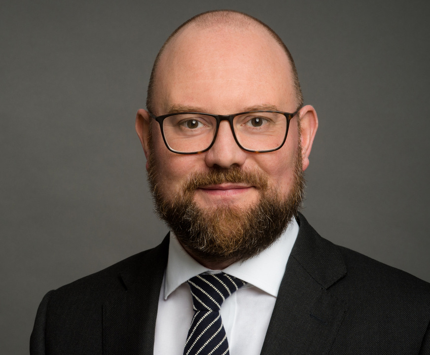 Thomas Drinkuth, der Leiter der „Repräsentanz Transparente Gebäudehülle“ ist im politischen Berlin bestens vernetzt.