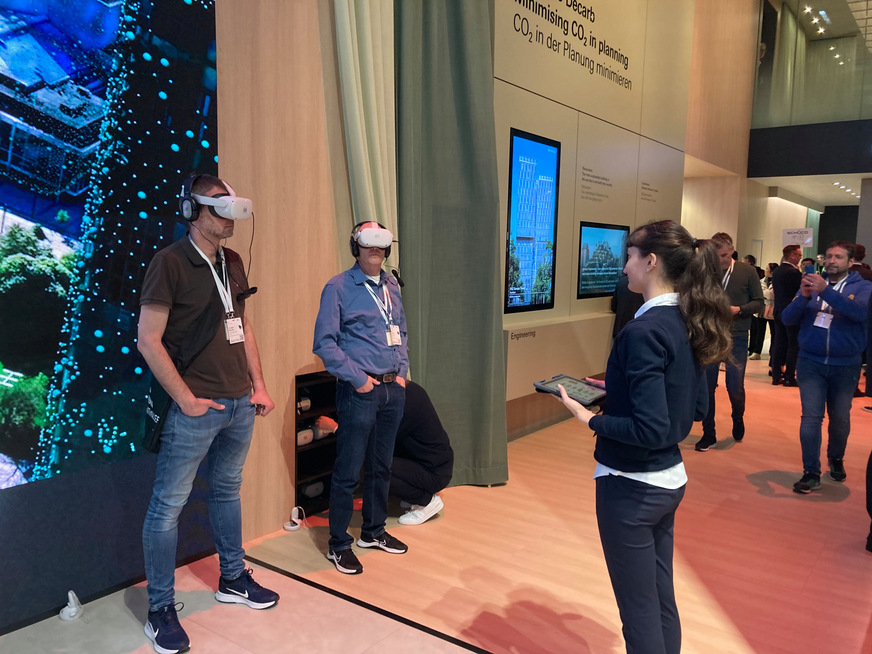 Wie lässt sich der CO2-Anteil im Bauen senken und auch steuern? Dazu gab Schüco auf der BAU 2023 tiefe Einblicke.&nbsp;