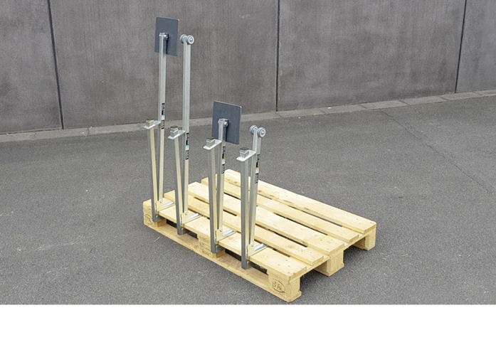 Zur Fixierung der Gläser gibt es Sicherungs-Klemmen