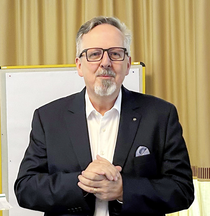 Hans-Joachim Arnold: „Unsere Glaswelt wird sich verändern. Wir werden uns mit neuen Themen auseinandersetzen und viele neue Lösungen finden müssen.“