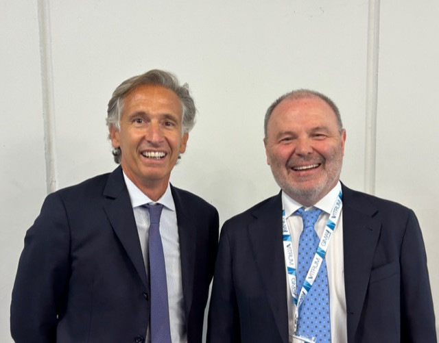 Fenzi CEO Alessandro Fenzi (l.) zusammen mit&nbsp;GIMAV Präsident Dino Zandonella Necca