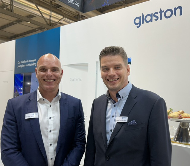 Am Stand von Glaston: Vertriebsmann Marco Stehr (l.) mit Sasu Koivumäki, Deputy CEO ans Chief Sales Officer von Glaston