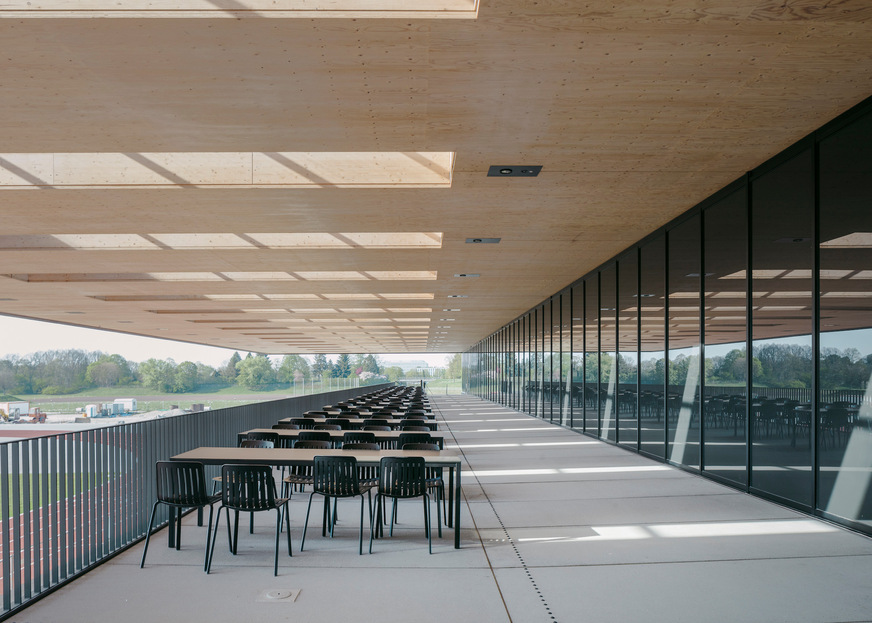 In der Fassade kommen Silverstar Combi Neutral Isoliergläser von Glas Trösch mit effizientem Sonnenschutz und sehr guter Wärmedämmung zum Einsatz.