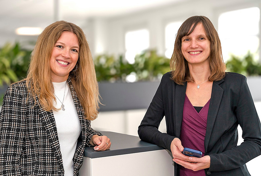Verstärkung auf zweithöchster Gealan-Führungsebene: Rebecca Fichtelmann (links) ist neue Bereichsleiterin Materialwirtschaft, Eva-Maria Schröder in gleicher Position für Marketingkommunikation und Öffentlichkeitsarbeit zuständig