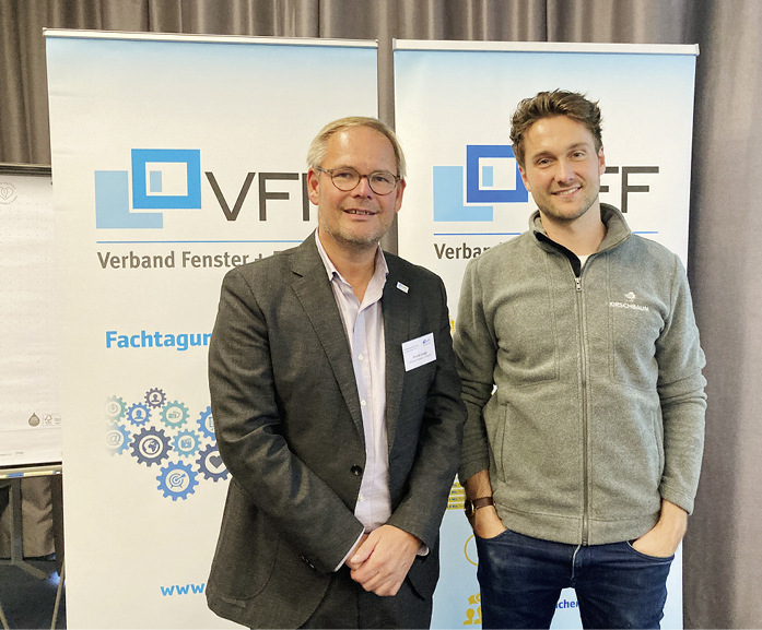Lennart Kirschbaum, COO Kirschbaum Fenster und ­Rollladen GmbH, mit Frank Lange (l.) vom VFF