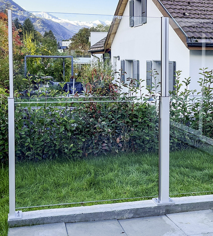 Durch den Aufbau des Windschutz-Systems mit viel Glas ist der Blick ins Freie gegeben.