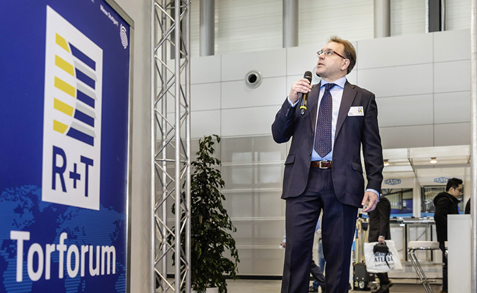 Das Torforum informiert die Besucher täglich in der Paul Horn Halle (Halle 10) über die aktuellen Herausforderungen und Trends in der Torbranche.