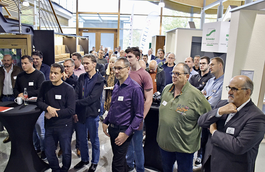 Volles Haus in Güglingen: Fensterbau Schneider gewährte profunde Einblicke in die eigene Fensterproduktion.