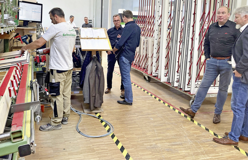 Die Veranstaltung diente als Informationsrunde für Fensterbauer, die Neuinvestitionen planen. Der Produktionsbetrieb lief ganz normal weiter.
