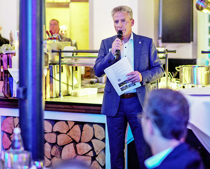 Wertvoller Austausch: Andreas Hartleif legte als Vorstandsvorsitzender der Veka AG dar, wie wichtig die gemeinschaftliche Entwicklung Strategien für eine erfolgreiche Zukunft ist.