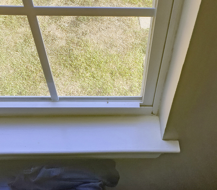 Hier das Fenster, das in solchen Häusern verbaut ist.