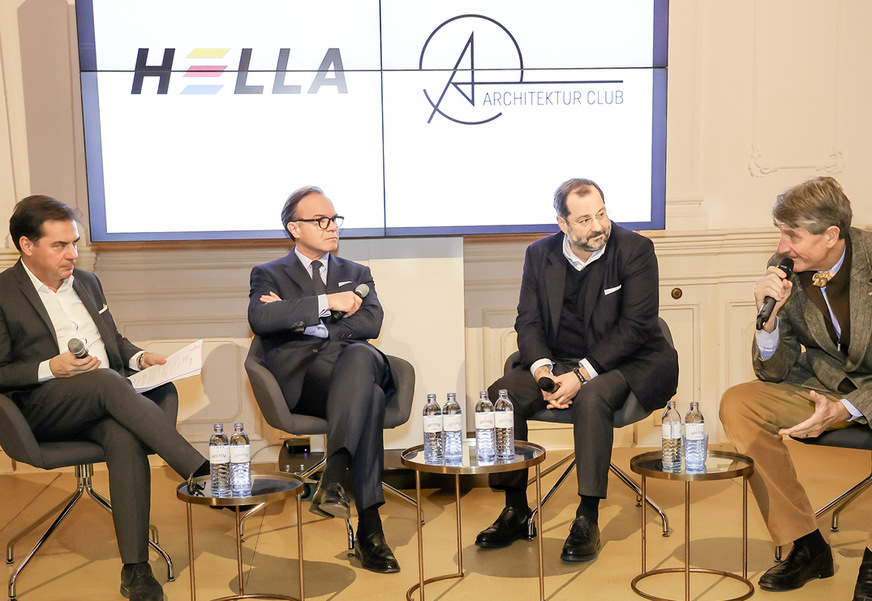 Die Diskutanten debattierten über die Chancen und Herausforderungen, die die Baukrise für kreative Innovationen bietet.Die Diskutanten debattierten über die Chancen und Herausforderungen, die die Baukrise für kreative Innovationen bietet.