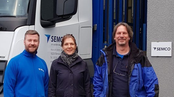 Das Berliner Semco Team: Patrick Janke (links), Spezialist für Isolierglas, Grit Rosendahl (Mitte), Expertin für Sicherheitsglas und Bernd Keding, Ansprechpartner für Glaslage.