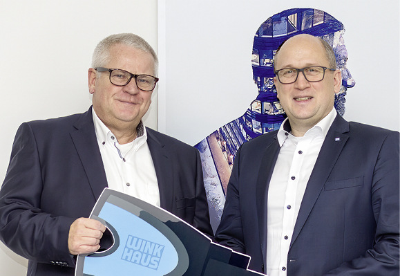 Otmar Zeintl (rechts) tritt als Geschäftsführer von Winkhaus Austria die Nachfolge von Clemens Moers an.