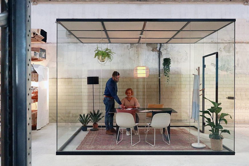  Office Cube schafft transparente Räume im Office.