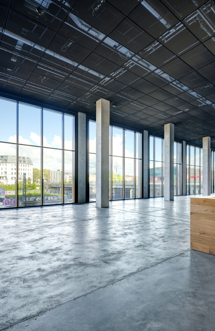 Die Saint-Gobain Sonnenschutzgläser Climatop Cool-Lite Xtreme 70/33 II und Planitherm XN unterstützen das angenehme Innenraumklima.