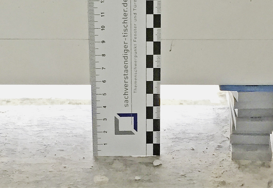 Die Lastabtragung ist bei diesem Randabstand längst nicht mehr hinnehmbar.