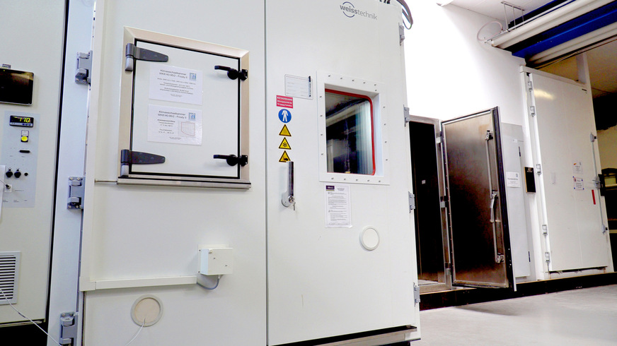 Die Isoliergläser werden unter anderem im Klimaschrank des ift in Rosenheim getestet.