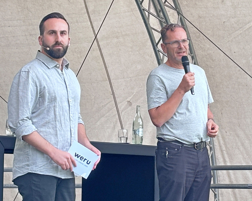 Bernd Schlümer (r.) und Moderator Fabio Gentile