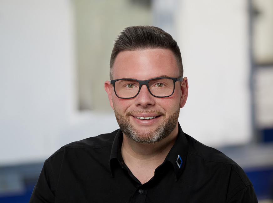 Alexander Dupp ist u.a. öbuv. Sachverständiger, Security Engineer, Konstrukteur/ Prüfer für einbruch- und beschusshemmende Bauteile und führt ein Sachverständigenbüro mit Standorten in Girod/Westerwald und auf Sylt.