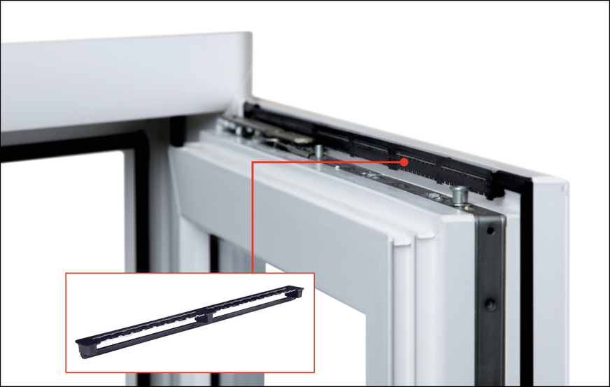 Der arimeo Fensterfalzlüfter ersetzt die Flügelüberschlagsdichtung und wird einfach in deren Nut eingeclipst.