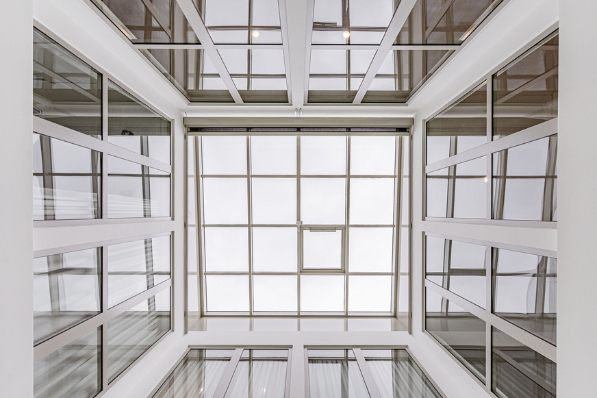Das BA-Verglasungssystem von Velux Commercial sorgt für helle Innenbereiche und damit geringere Energiekosten für künstliche Beleuchtung.