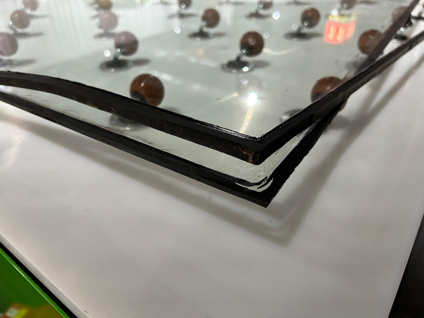 Glasrecycling leicht gemacht: Automatisch aufgetrennte alte ISO-Einheit&nbsp;