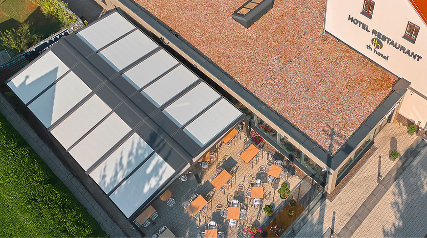 Das „TH Hotel Leipzig“ bietet seinen Gästen auf der Außenterrasse durch eine große Markisenanlage zuverlässigen Wetterschutz. Events sind damit planbarer.