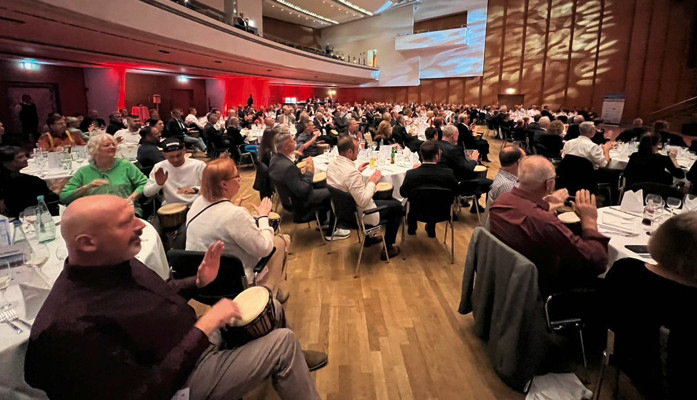 Neben den Vorträgen und Tagesgesprächen hatten die Teilnehmer auch Abends genug Zeit zum Austausch.