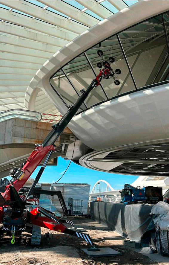 Mit dem Multitool von Hoeflon lassen sich auch komplexe Montageaufgaben meistern.