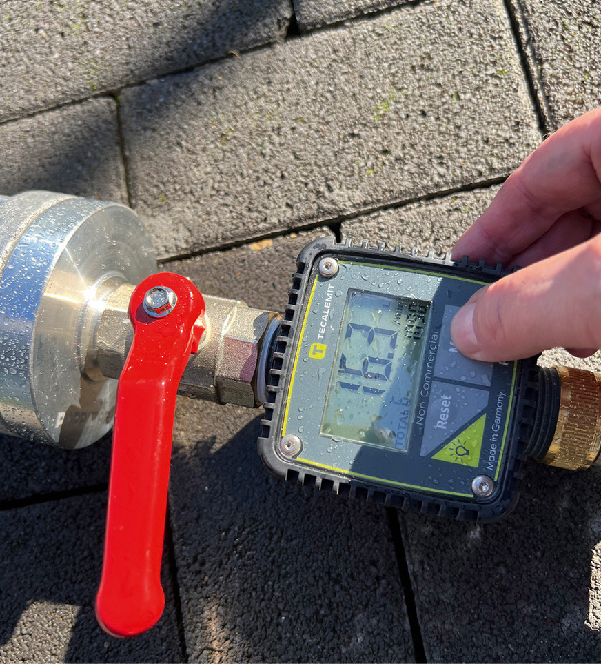 Mit einem Turbinenradzähler kann mit einer ­Toleranz von ± 1 % ­eine Durchflussmenge von min./max. 5–120 l/min per Handhebel ein­gestellt werden.
