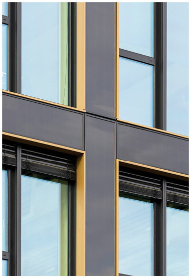 Das Schüco Fenster-Systems AWS 75 BS.HI+ wurde mit dem gebäudeintegrierten PV-System des Fassaden-Herstellers kombiniert