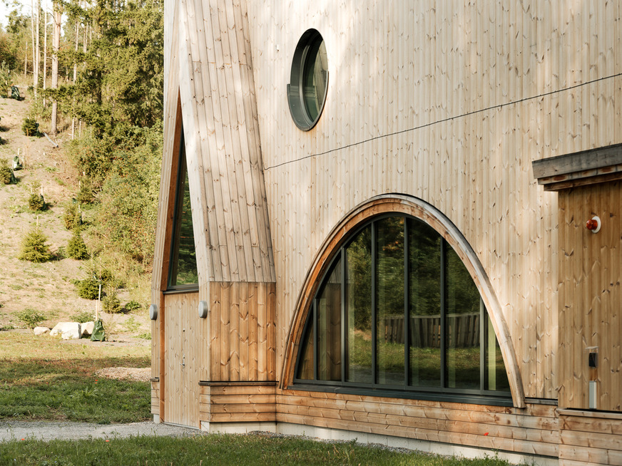 Auch Modellglaser lassen sich mit dem neuen schaltbaren Infraselect Dynamic Glas fertigen.