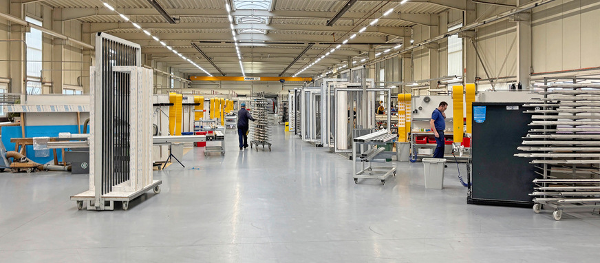 In den Schmidt-Hallen hat man sich ganz auf die Fertigung von Hebeschiebeanlagen eingerichtet.