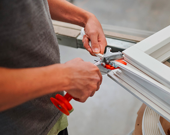 Für hochdichte Fenster setzt die Tischlerei Pötschke auf TPE-Profile von Deventer. „Ein Lieferant und ­Partner, mit dem der fachliche Austausch immer lohnt“, sagt Thomas Pötschke.