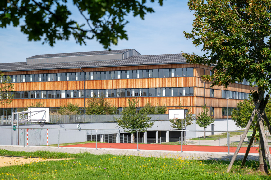 Das Gymnasium Holzkirchen wurde mit Gläsern von Sanco ausgestattet.